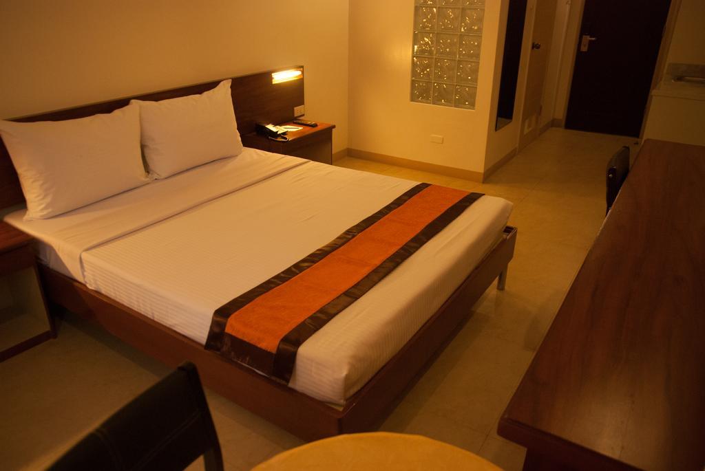 M Suites Hotel Makati City Pokój zdjęcie