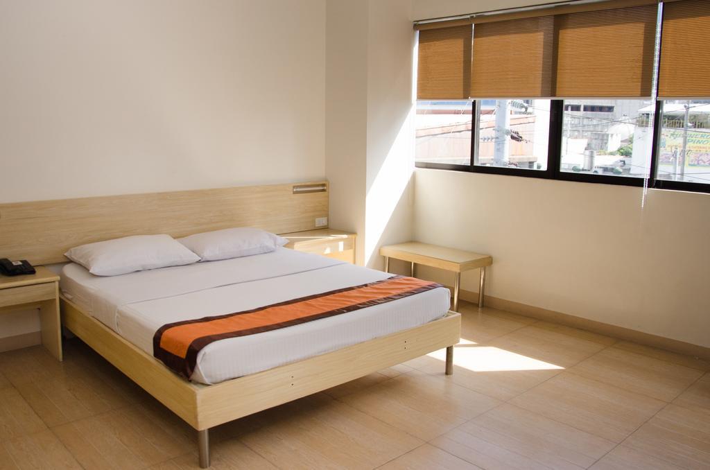 M Suites Hotel Makati City Zewnętrze zdjęcie