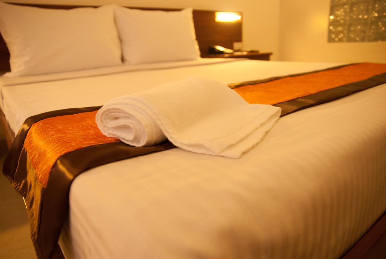 M Suites Hotel Makati City Zewnętrze zdjęcie