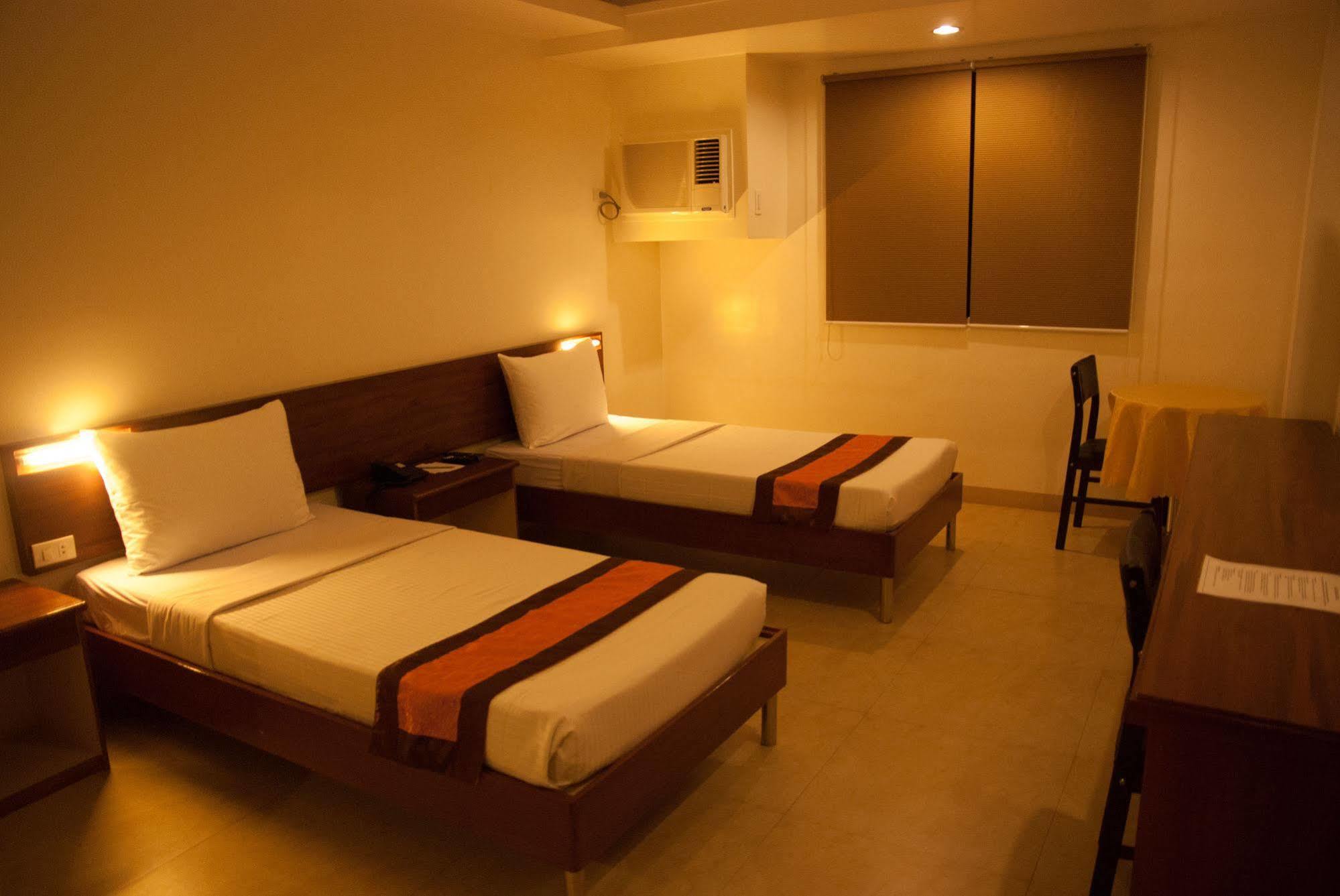 M Suites Hotel Makati City Zewnętrze zdjęcie