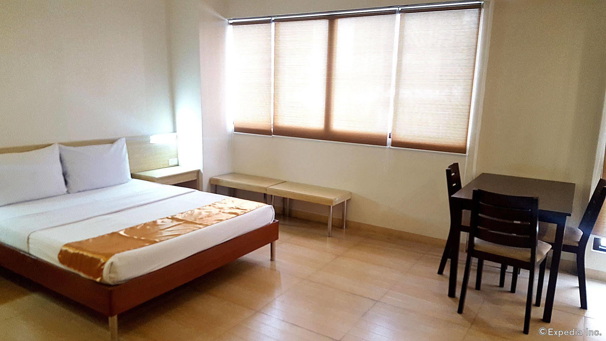M Suites Hotel Makati City Zewnętrze zdjęcie