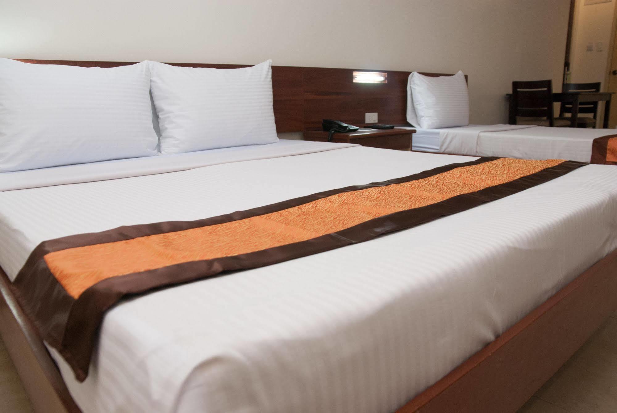 M Suites Hotel Makati City Zewnętrze zdjęcie