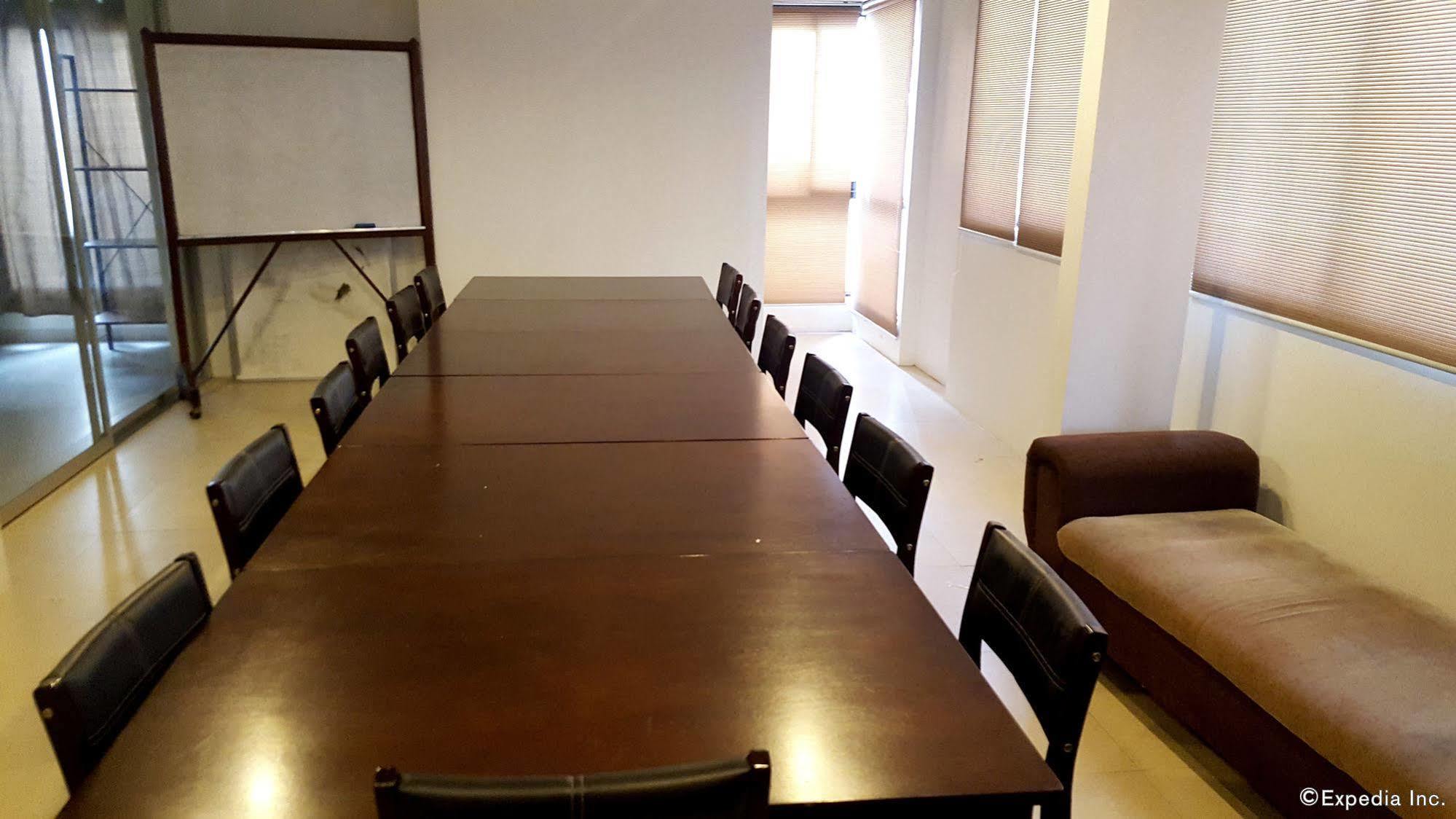 M Suites Hotel Makati City Zewnętrze zdjęcie